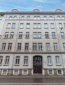 RARITÄT IM LEIPZIGER ZENTRUM // Vermietete 2-Raum-Wohnung mit offener Wohnküche, Gäste-WC & Aufzug - Leipzig
