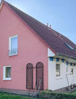 Solide Doppelhaushälfte in Neverin - Neverin
