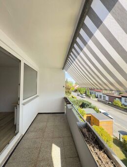 Attraktive 3-Zimmer-Wohnung (82 m²) mit Loggia, modernem Bad & frisch saniertem Hausdach – Garage auf Wunsch - Wendelstein