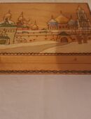 Hangeschnitzte Holztruhe in 31655