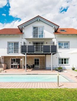 Barrierefreies Traumhaus mit Einliegerwohnung und Pool in Forsthart bei Künzing - Künzing