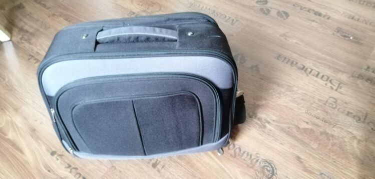Handkoffer mit Dokumentenfach - Wuppertal