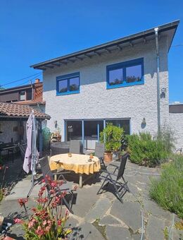 Top-Einfamilienhaus / Garage in guter Lage von Saarlouis-Beaumarais - Saarlouis