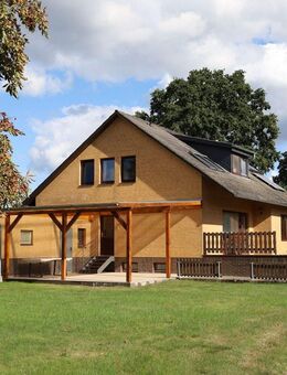 gepflegtes Einfamilienhaus mit Einliegerwohnung und Bauplatz in Gusborn - Gusborn
