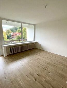 ++ Zu SOFORT ++ Frisch renovierte 3-Zimmer-Wohnung mit EBK & Balkon in Bahnhofsnähe ++ - Bad Fallingbostel