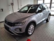 VW T-Roc, 2.0 TDI Life Dig IQ-Drive Travel App, Jahr 2023 - Hannover