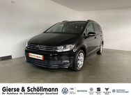 VW Touran, 1.5 TSI Comfortline, Jahr 2023 - Schmallenberg