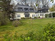 Stilvolle Stadtvilla mit Garten, Garage & zwei Wohneinheiten – ein Juwel in Weida! - Weida