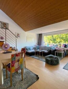 Charmante Galerie-Wohnung mit Balkon und Wohlfühlatmosphäre in Wevelinghoven - Grevenbroich