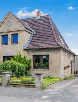 Gestalten, wohnen, genießen - Großzügige Doppelhaushälfte mit viel Platz und großem Garten - Neumünster