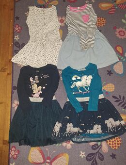 Kinderkleidungspaket Mädchen Größe 104-122 - Wächtersbach