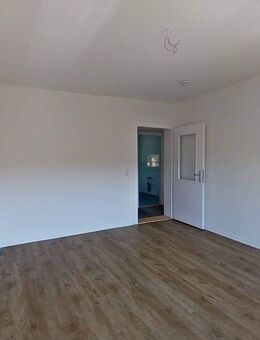 Renovierte 3-Zimmer-Wohnung mit BALKON und modernem Tageslichtbad - Rendsburg