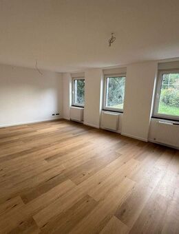 Moderne, kernsanierte 1,5-Zimmer-Wohnung mit großer Dachterrasse & Blick auf die Genovevaburg - Mayen