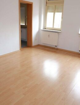 Inkl. EBK ! Single-Whg. + Außenrollläden + Bad mit Dusche - Chemnitz