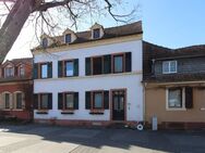 Charmantes Stadthaus am Kirchplatz - Germersheim
