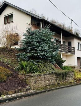 Viel Platz für Ihre Ideen: Großzügiges Wohnhaus in attraktiver Lage! - Niederdreisbach