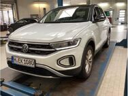 VW T-Roc, 1.5 TSI Style Dig, Jahr 2022 - Lehrte