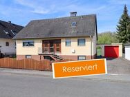 Wohnen auf einer Ebene: Einfamilienhaus mit Traumgrundstück - Eschwege