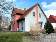 Kaufgelegenheit: Ehem. landw. Anwesen mit mod. EFH, Scheune und hoher Werkstatthalle mit Büro, Garagen- und div. Hall... - Memmelsdorf
