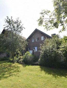 Schönes Einfamilienhaus mit traumhaft großem Garten, Terrasse, Garage, Carport und vielem mehr... - Bad Harzburg