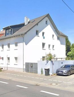 Ca. im Jahr 2015 aufwendig saniertes Mehrgenerationenhaus in Frankfurt-Sossenheim - Frankfurt (Main)