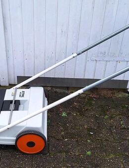 STIHL Kehrmaschine KG 550 Stihl Laubfeger Laub Säubern - Essen
