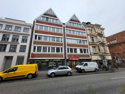 Schöne 4-Zimmer-Wohnung mit Balkon + Stellplatz in der Lübecker Innenstadt (Nähe Koberg / Burgtor)