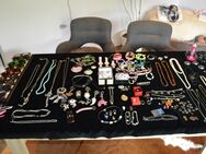 Sehr viel Modeschmuck, zum Teil alt,sehr günstig zu verkaufen - Wetter (Ruhr)