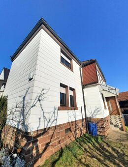 Kleines Wohnhaus mit Nebengebäude im Bieterverfahren zu verkaufen! - Remchingen