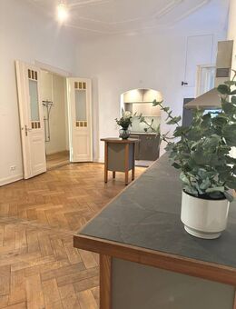 SCHÖNE, SEHR GROSSZÜGIGE 5-6 ZIM. ALTBAU-WHG. + BALKON MIT VIEL POTIENTIAL UNWEIT KUDAMM - Berlin