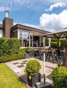 MANNELLA *Stilvoller Bungalow auf einem Traumgrundstück* in zentraler Lage von Seelscheid - Neunkirchen-Seelscheid