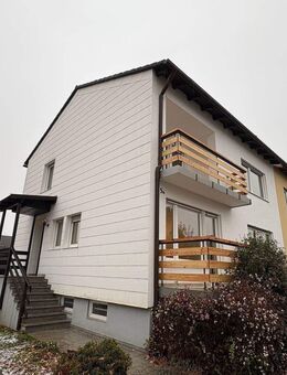 Renovierte Doppelhaushälfte mit 2 Balkonen in Freising-Lerchenfeld, Nähe Isarauen - Freising