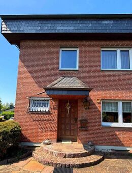 Einfamilienhaus mit schönem Dachgeschossausbau und Gartengrundstück. - Leverkusen