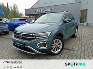 VW T-Roc, 1.5 Style 16V Metalli, Jahr 2023 - Bad Belzig