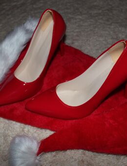 Rote High Heels Gr. 38 für die Weihnachtsfrau - Nürnberg