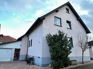 Zweifamilienwohnhaus mit Garagen in sehr ruhiger Wohnlage - Wyhl (Kaiserstuhl)