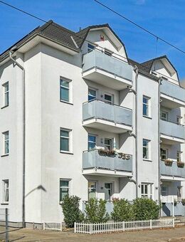 Schöne, vermietete 3-Zimmer-Wohnung mit Terrasse und Pkw-Stellplatz in Berlin - Berlin