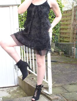 Sexy Peeptoe Stiefel, Stiefelchen, Boots, Ankleboots, Ankle, Schnürer, HighHeels, Sandalen, Sandaletten - Düsseldorf