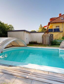 Familienfreundliches EFH mit Pool in begehrter Lage in Babelsberg Nord auf sonnigem Grundstück - Potsdam