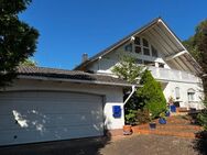 Top-Gelegenheit! Großzügiges Einfamilienhaus mit Doppelgarage in Bad Sobernheim zu verkaufen. - Bad Sobernheim