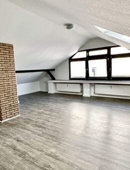 Lichtdurchflutetes Dachstudio-Apartment im Stadtzentrum - Lüdenscheid