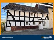 Vermietetes kl. Fachwerkhaus mit einf. Ausstattung in Freusburg. Ideale Kapitalanlage (12,5%!) ! - Kirchen (Sieg)