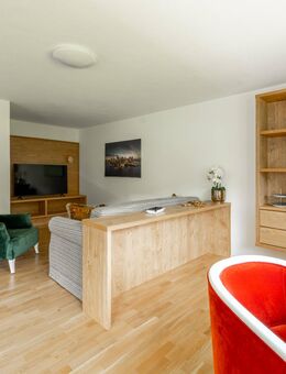 Großes möbliertes 3-Zimmer-Apartment mit Balkon in traumhafter Lage - Siegsdorf