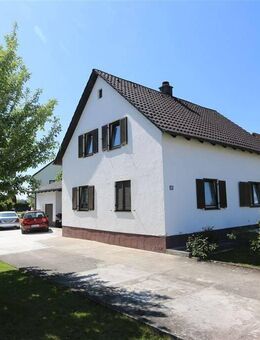 Großzügiges Einfamilienhaus mit gepflegtem Garten in ruhiger Siedlungslage von Dingolfing nahe BMW - Dingolfing