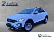 VW T-Roc, 1.0 TSI Life 110 LIFE, Jahr 2024 - Sankt Wendel Zentrum