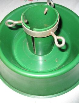 Kunststoff Weihnachtsbaumständer - Ratzeburg