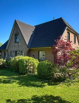 Großes Wohnhaus plus Lagerhalle und Garagen, nur 15 Minuten von Husum entfernt. - Ostenfeld (Husum)