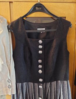 Kleid und Bluse Gr. 46 aus Modegeschäft Landhausmode - Aßling