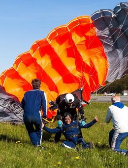 Tandem-Fallschirmsprung | Flughafen Barth - Laage