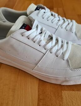 Tommy Hilfiger - Modern Sneaker aus Leder, Gr. 46 Neu! - Köln